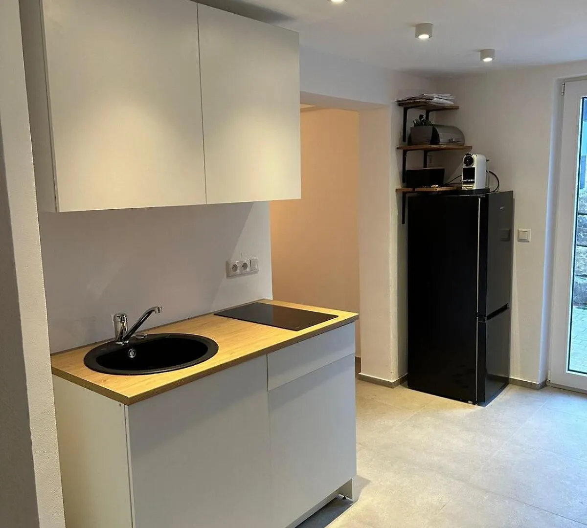 Gemuetliche Und Moderne Soutterain Wohnung In Eibelstadt Apartman