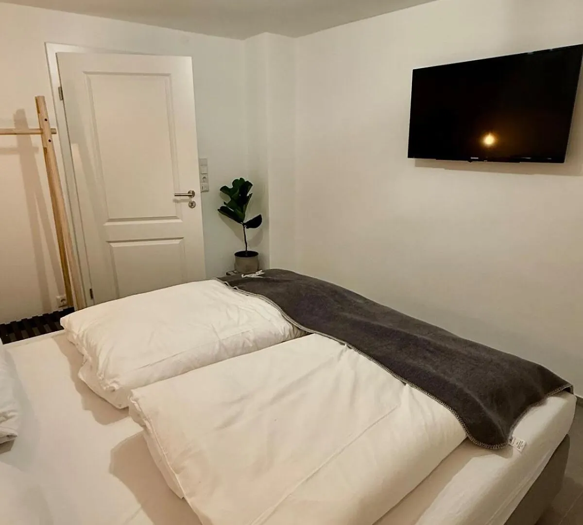 Gemuetliche Und Moderne Soutterain Wohnung In Eibelstadt